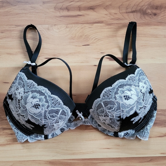Victoria's Secret Other - Victoria's Secret Dream Angels Push Up Bra Size 32D Black Bra with White Lace